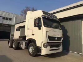 厂家促销(新款豪沃T7H国六危化品牵引车)报价
