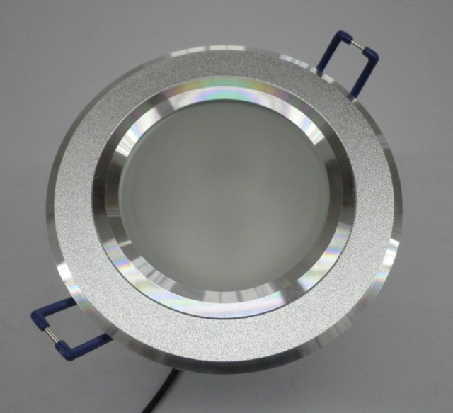 功率:3W,4W,5W,6W LED类型:3014贴片光源 LED驱动方式:外置恒流电源 电器安全等级:A级 环境温度:-20+50 光束角:90120140。 LED颜色:红,绿,蓝,黄,白,暖白,正白,冷白等 灯具寿命:5-10万小时 外观颜色:铝本色. 产品特点: 材质工艺:采用导热性高的拉伸铝合金材质,外观高档精美.