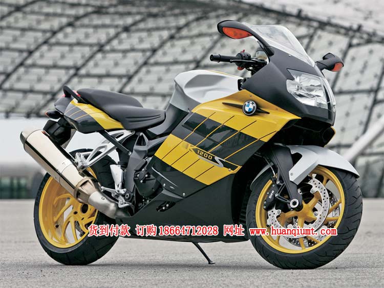 宝马 K1200S 特卖价:3600 元 长 x 阔 x 高 2282 x 905 x 1211 mm 轴距 1571mm最低离地距 座高 820mm 干重 226.5kg 引擎形式 四冲程水冷四汽缸DOHC 16气阀缸径 x 冲程 79.0 mm x 59.0 mm 压缩比 13.0:1 总排气量 357 cc 最高马力 167ps/10250rpm 最大扭力 13.3kg-m/8250车架形式 铝合金双翼梁悬吊式传动系统 拖曳距 112mm前悬挂系统 Duolever 单摇臂配单筒油压弹簧吸震筒 轮胎