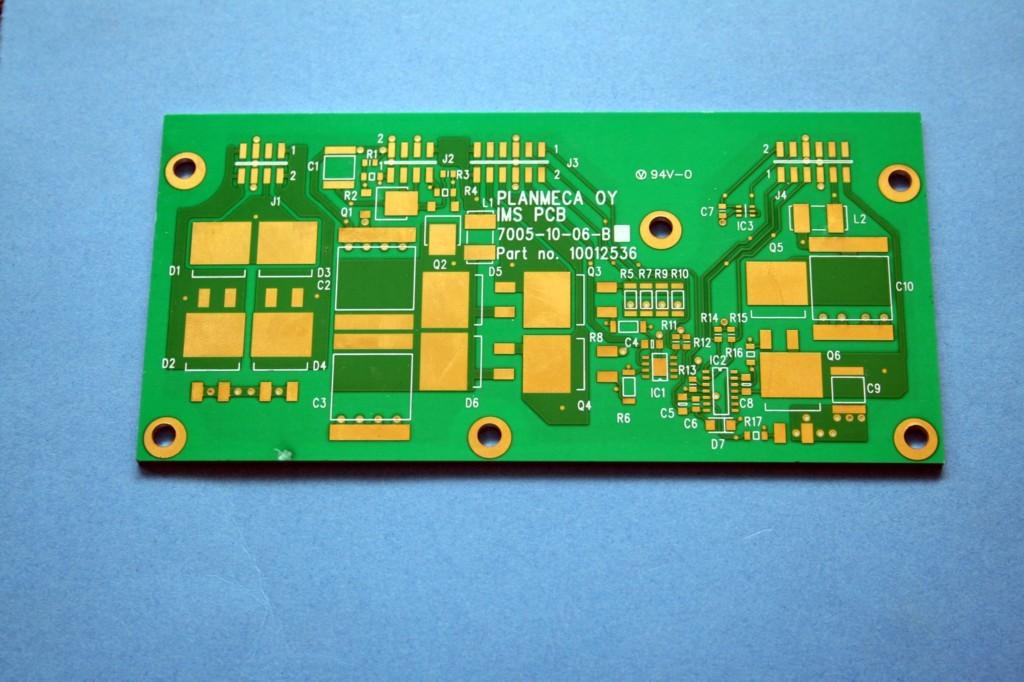 金鹏电子PCB生产能力: 板材:FR4、高TG FR4、高CTI FR4、高频材料、无卤素材料、铝基、FPC、陶瓷等 (1)加工层数:1-18层 (2)最大加工面积:1200*800mm (3)成品铜厚:0.5-5 OZ (4)成品板厚:0.2-6.0mm (5)最小线宽:0.076mm/3mil (6)最小线间距:0.076mm/3mil (7)最小成品孔径:0.