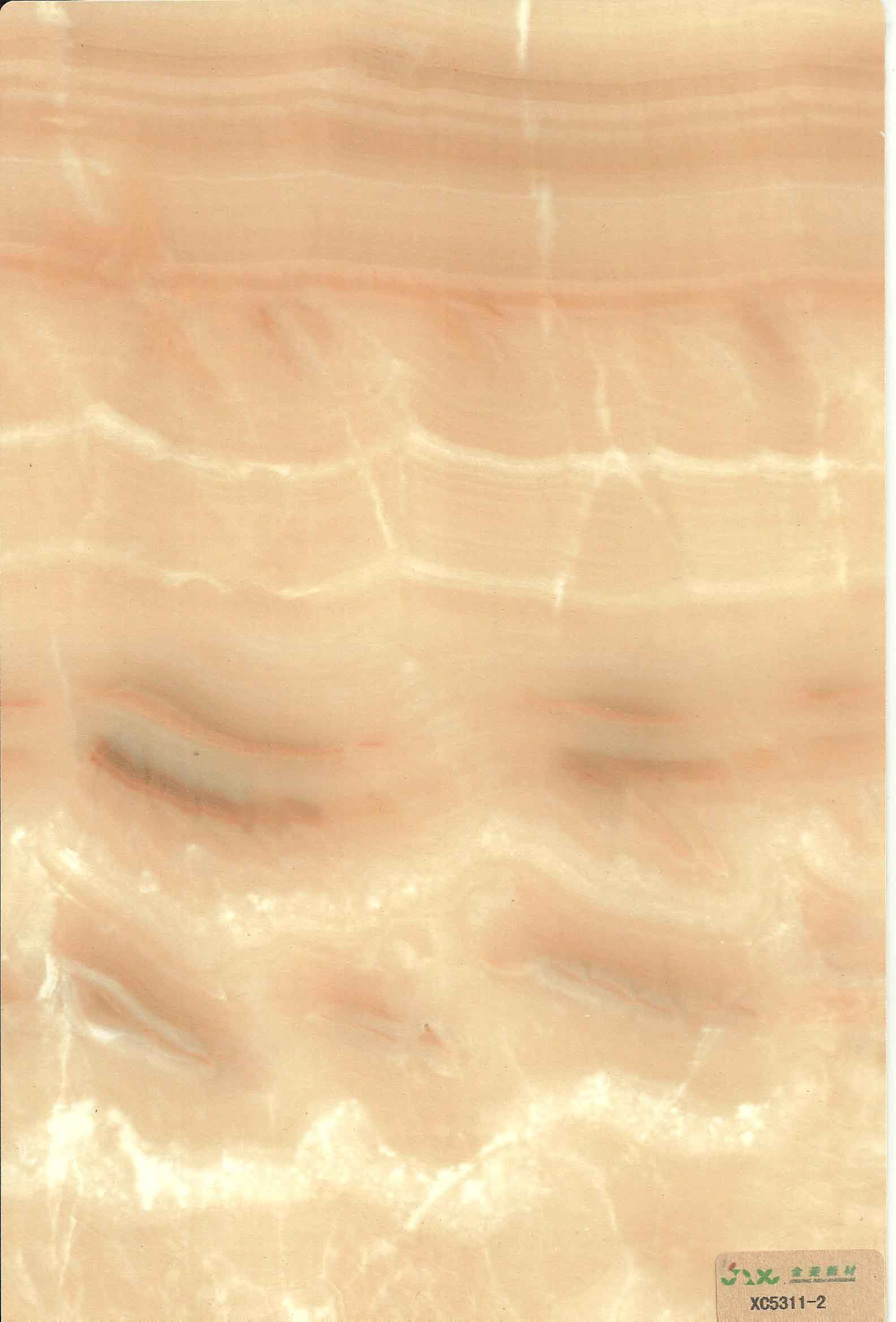 品牌金菱 三聚氰胺大理石纹浸渍纸 仿大理石纹印刷,达到仿真效果,金菱品牌大理石浸渍纸一律采用原纸夏王纸,以及进口水性油墨,改变了以往油性油墨的环保问题,我公司采用的水性油墨印刷,产品耐晒等级达到7至八及,浸渍纸所压贴成的三聚氰胺板,不仅改变了大理石的笨重,且与大理石产品相比较,价格更实惠。 纹理逼真,压贴成的三聚氰胺板,可替代实木压板作为家具板材用, 广泛的用在橱柜、衣柜、贝尔强化 、 复合地板的贴面中。 贴面的纸张经过三聚氰胺胶水和一些添加剂浸渍后,就是三聚氰胺浸渍纸。和板材(密度板、刨花板、胶合板),